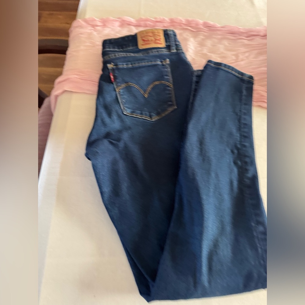 Women's Straight Leg Jeans in Dark Blue - Classic Denim Levi’s 711 skinny